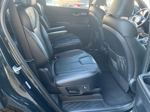 Used 2023 Hyundai Palisade Calligraphy image 16