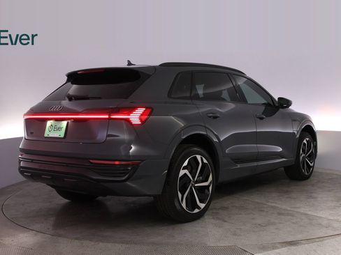 Used 2024 Audi Q8 e-tron Prestige w/ Prestige Package AWD/4WD image 3