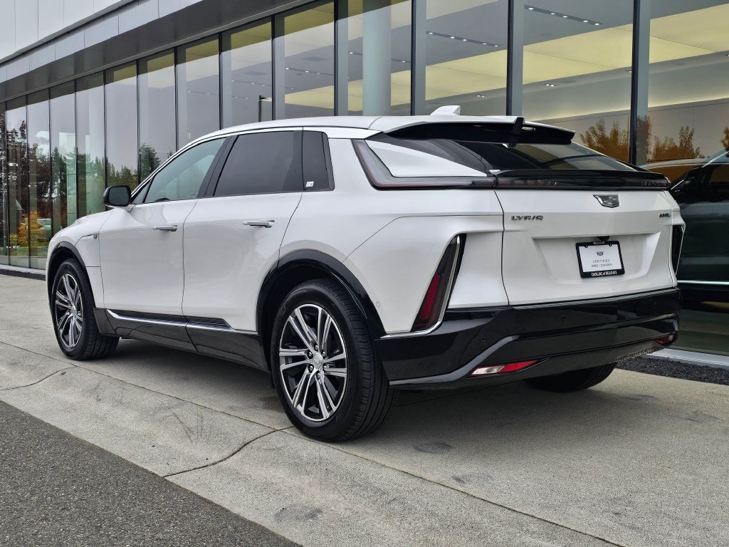 Certified 2024 Cadillac Lyriq Luxury AWD/4WD image 3