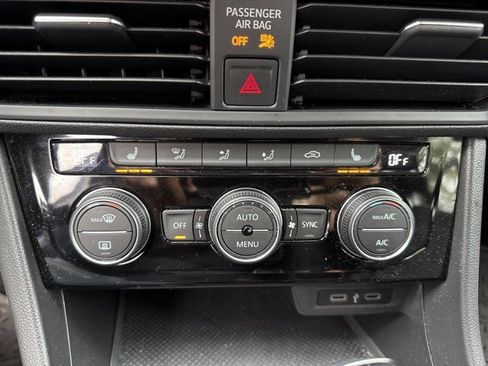 Used 2022 Volkswagen Jetta SE image 21