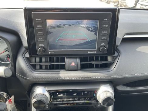 Certified 2021 Toyota RAV4 LE AWD/4WD image 18