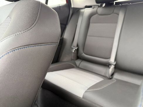 Used 2025 Chevrolet Trax LT image 38