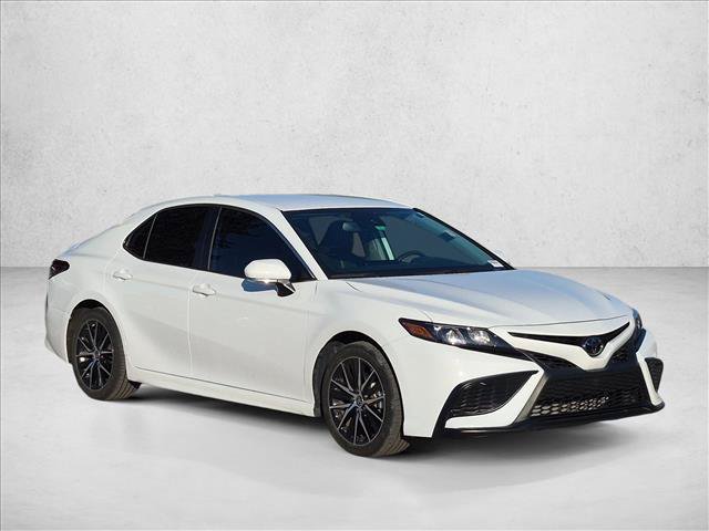 Used 2024 Toyota Camry SE w/ Convenience Package FWD image 3