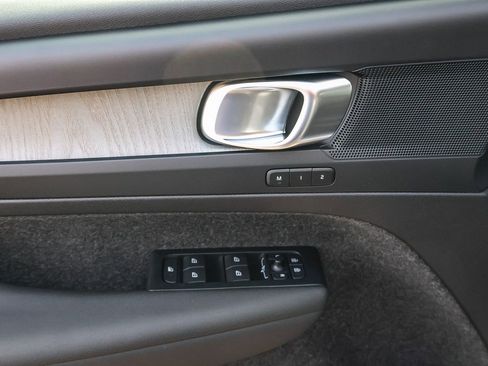 New 2026 Volvo XC40 B5 Plus w/ Climate Package image 31