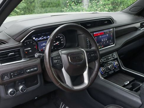 Used 2021 GMC Yukon Denali w/ LPO, Illumination Package image 21