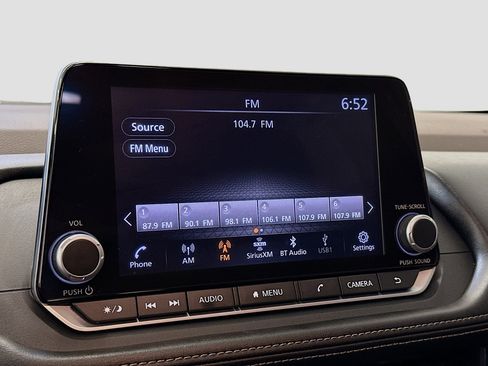 Used 2023 Nissan Rogue SV image 21