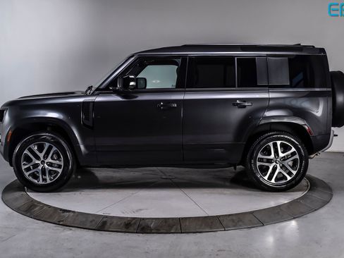 Used 2025 Land Rover Defender 110 S AWD/4WD image 3
