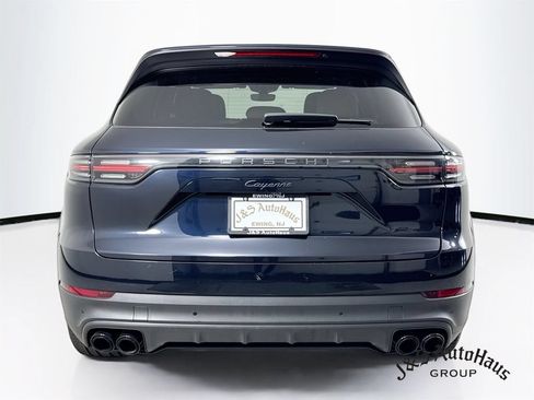 Used 2023 Porsche Cayenne Platinum Edition AWD/4WD image 6