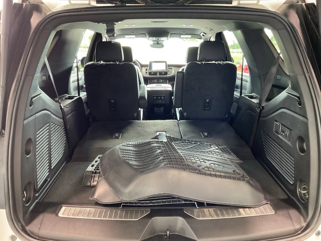 Used 2024 Chevrolet Tahoe High Country AWD/4WD image 26