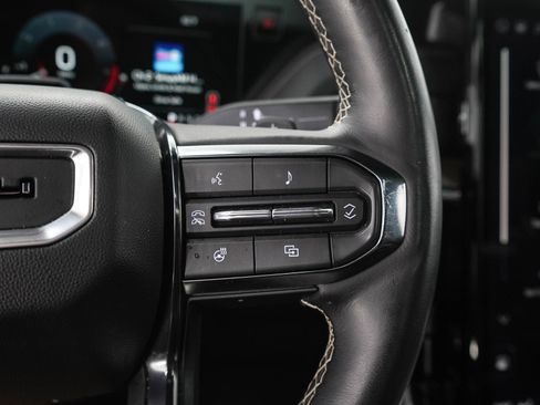 Used 2025 GMC Yukon Denali Ultimate AWD/4WD image 30
