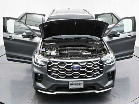 Used 2025 Ford Explorer Platinum w/ Ultimate Package AWD/4WD image 44
