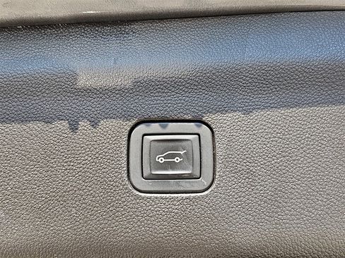 Used 2019 Buick Enclave Essence image 14