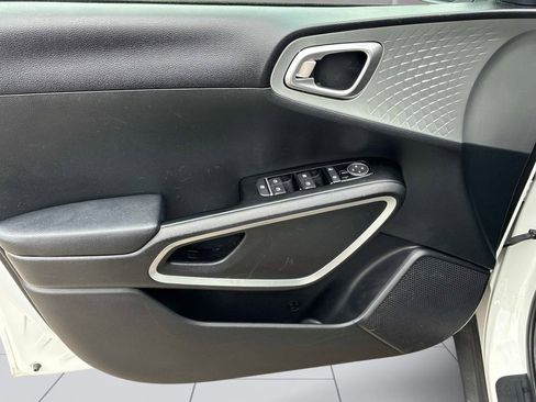 Used 2023 Kia Soul LX w/ Option Group 015 image 19