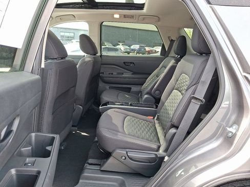 Certified 2023 Nissan Pathfinder SV w/ SV Premium Package AWD/4WD image 13