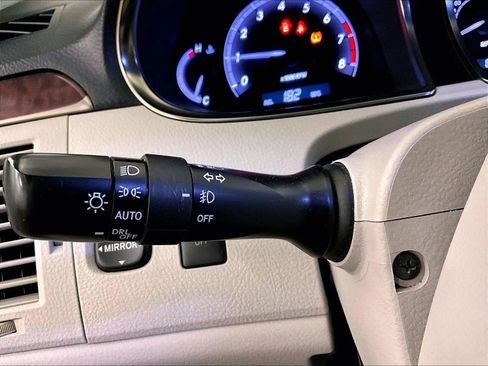 Used 2012 Toyota Avalon image 31