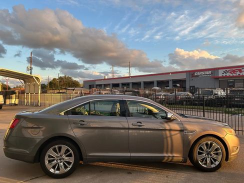 Used 2011 Ford Taurus Limited image 7