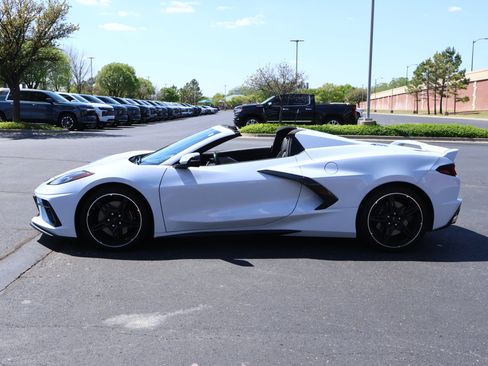Used 2024 Chevrolet Corvette Stingray Premium Conv w/ Z51 Performance Package RWD image 40