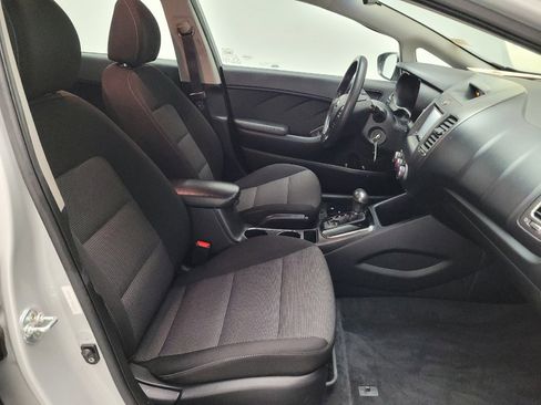 Used 2017 Kia Forte LX image 21
