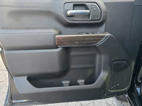 Used 2023 Chevrolet Silverado 2500 LT w/ Midnight Edition image 8