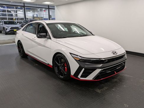 Used 2025 Hyundai Elantra N image 3