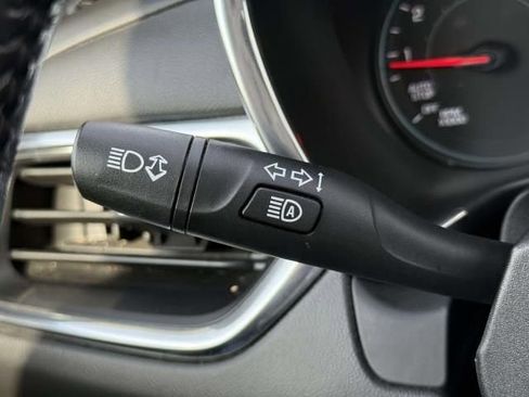 Used 2020 Chevrolet Equinox LT w/ Driver Convenience Package FWD image 20