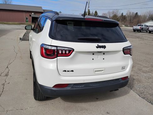 Used 2018 Jeep Compass Latitude w/ Popular Equipment Group image 4