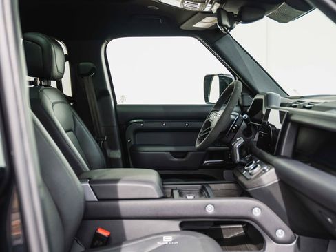 Used 2024 Land Rover Defender 110 V8 image 19