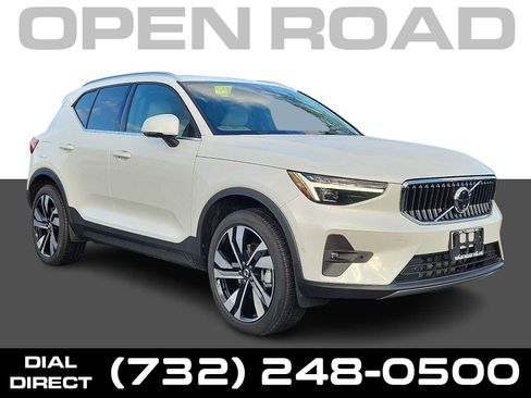 Used 2025 Volvo XC40 B5 Ultra w/ Protection Package Premier image 1