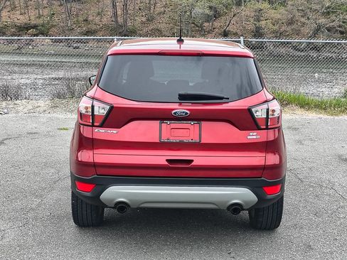 Used 2017 Ford Escape SE w/ SE Cold Weather Package AWD/4WD image 6