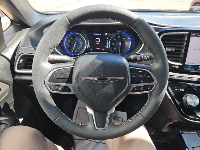 Used 2025 Chrysler Pacifica Select FWD image 21