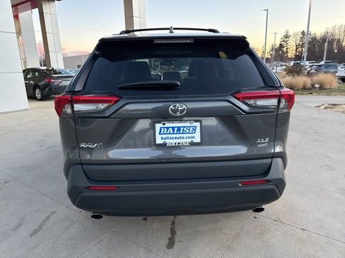 Used 2023 Toyota RAV4 XLE Premium image 6