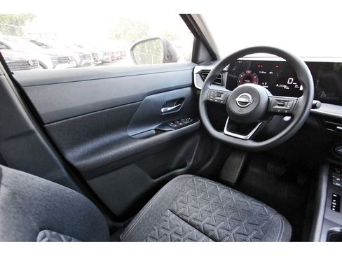 New 2026 Nissan Kicks SV w/ Charging Package image 6