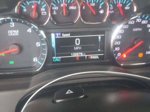 Used 2018 Chevrolet Suburban LT AWD/4WD image 5