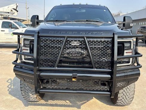 Used 2022 Ford F250 Lariat w/ Black Appearance Package image 12