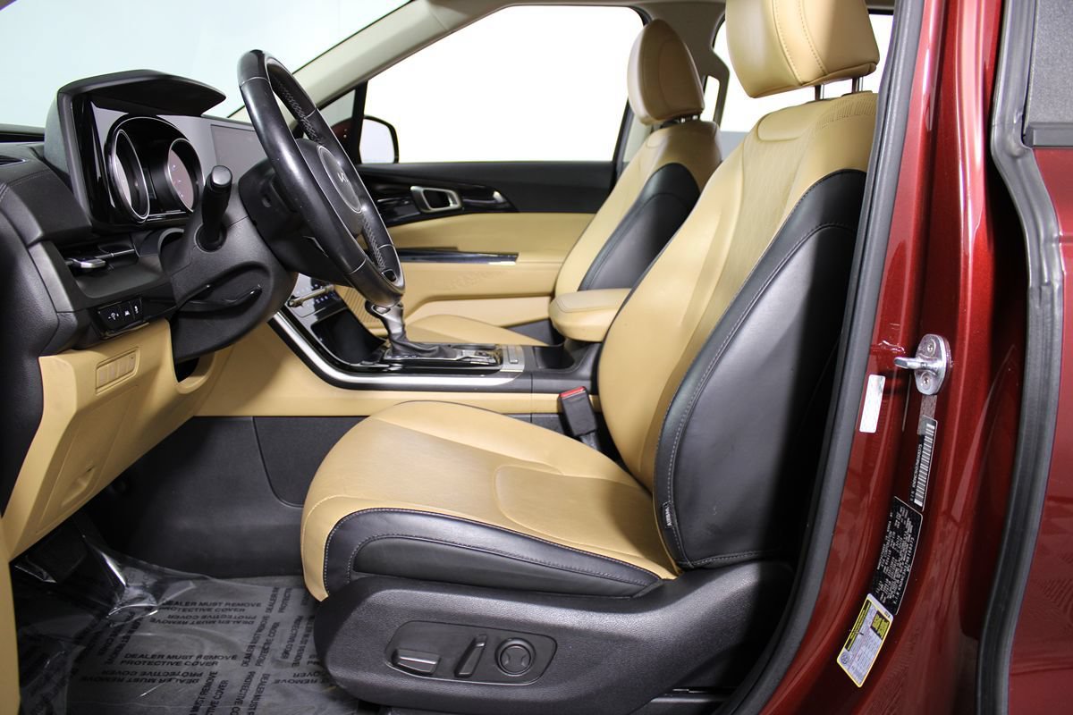 Used 2022 Kia Carnival EX FWD image 5