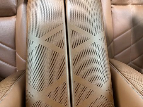 Certified 2023 BMW 760i xDrive w/ Executive Package image 43