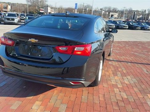 Used 2023 Chevrolet Malibu LS image 2