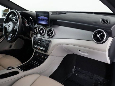 Used 2019 Mercedes-Benz GLA 250 image 9