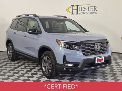 Used 2024 Honda Passport TrailSport image 2