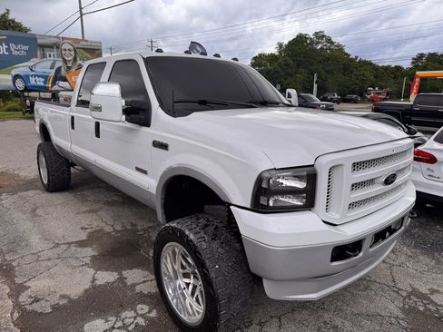 Used 2006 Ford F350 Lariat AWD/4WD image 11