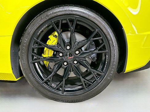 Used 2023 Chevrolet Corvette Stingray Preferred Conv w/ Battery Protection Package RWD image 32