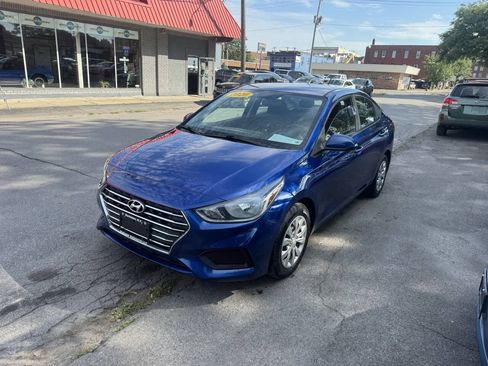 Used 2020 Hyundai Accent SE FWD image 3