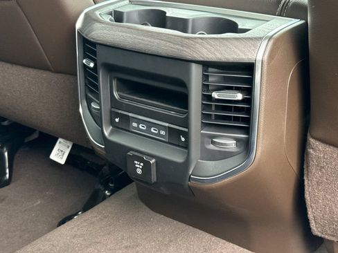New 2026 RAM 2500 Laramie AWD/4WD image 17