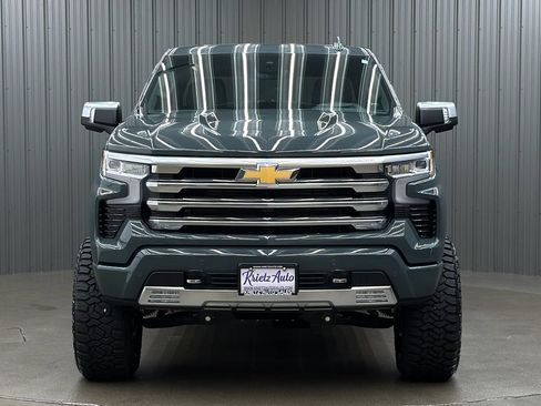 Used 2026 Chevrolet Silverado 1500 High Country w/ High Country Premium Package AWD/4WD image 8