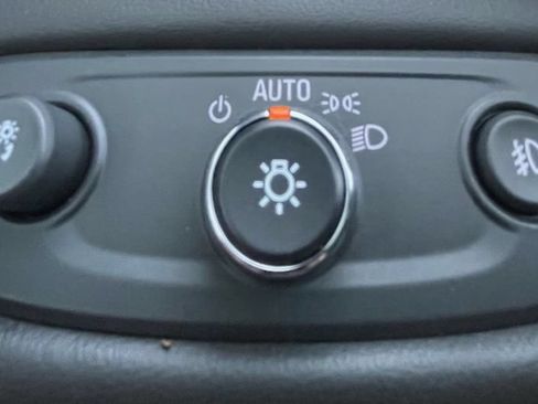 Used 2017 Buick LaCrosse Essence FWD image 21