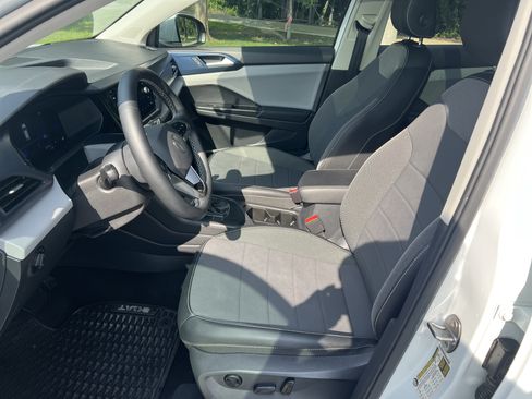 Certified 2022 Volkswagen Taos SE FWD image 15