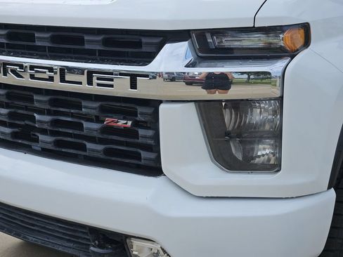 Used 2022 Chevrolet Silverado 2500 LT w/ Convenience Package AWD/4WD image 9