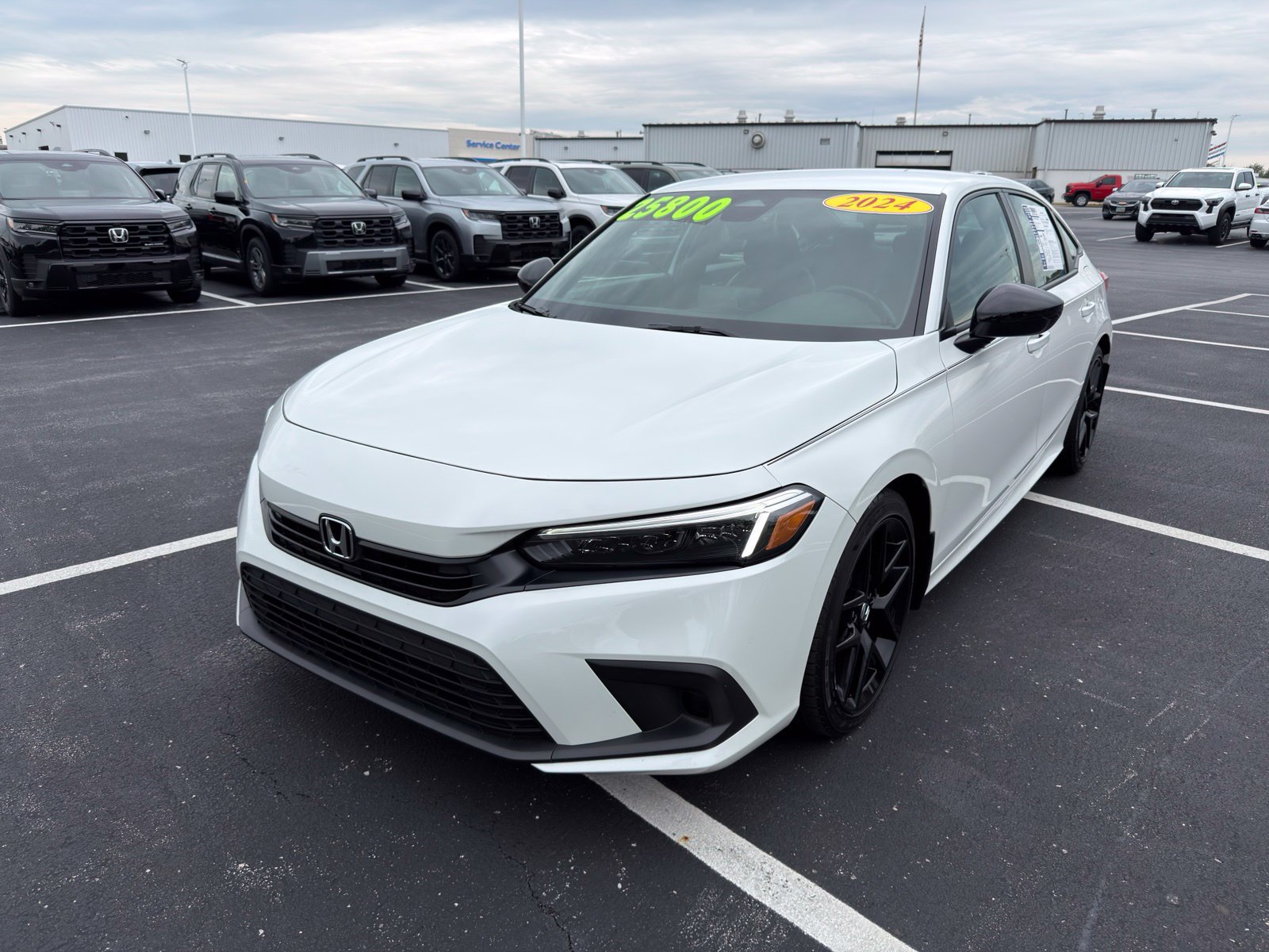 Used 2024 Honda Civic Sport image 2