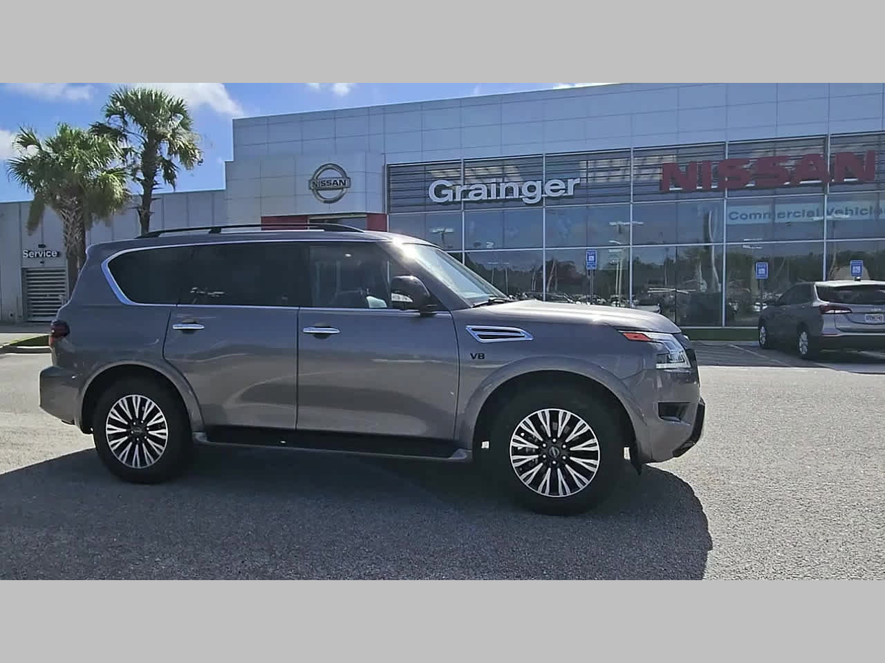 Used 2022 Nissan Armada SL w/ Midnight Edition Package RWD image 18