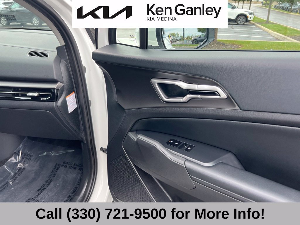 Certified 2026 Kia Sportage EX w/ EX Panoramic Sunroof Package AWD/4WD image 58